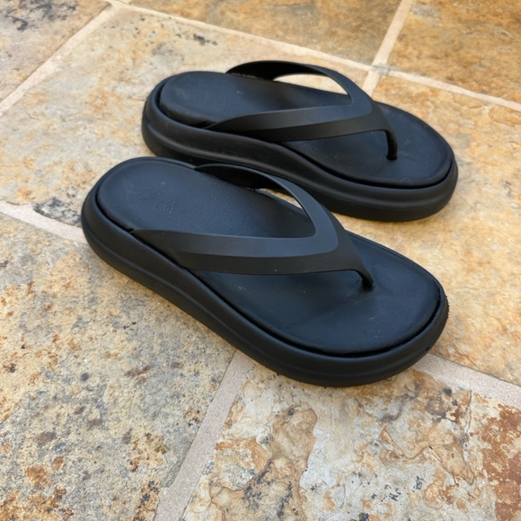 Zara Platform rubber flip flop thong - Picture 2 of 4